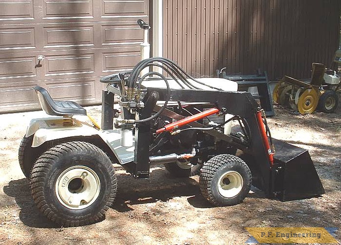 Glenn R. in Nepean, Ontario, Canada built this front end loader for his Bolens HT-23 Garden Tractor | Bolens HT-23 Garden Tractor Loader_1