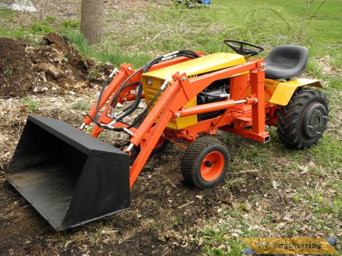 Tom B. in Merrimac, MA built this loader for his Case model 220 garden tractor | Case 220 loader_1