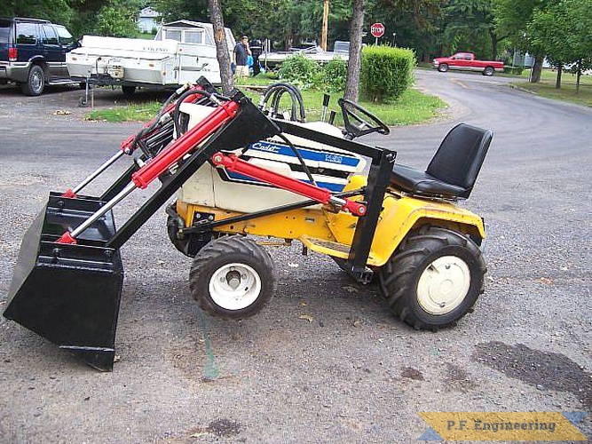Don D. from Pen Yan, NY built this loader for his Cub Cadet 1450 Garden tractor | Cub Cadet 1450 garden tractor loader_1