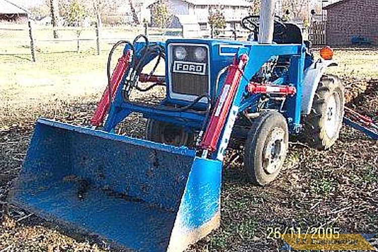 Don C. from Kingsport, TN built this front end loader (and micro hoe) for his Ford 1100 compact tractor | Ford 1100 compact tractor loader_1