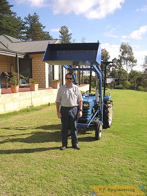 John P. from Kelmscott, Western Australia, built this front end loader for his Iseki TS1610 compact tractor | Iseki TS1610 compact tractor loader_1