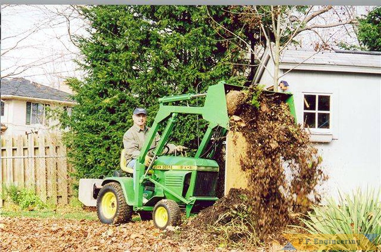 Gary S. from Kokomo, IN built this loader for his John Deere 210 garden tractor loader | John Deere 210 garden tractor loader_1