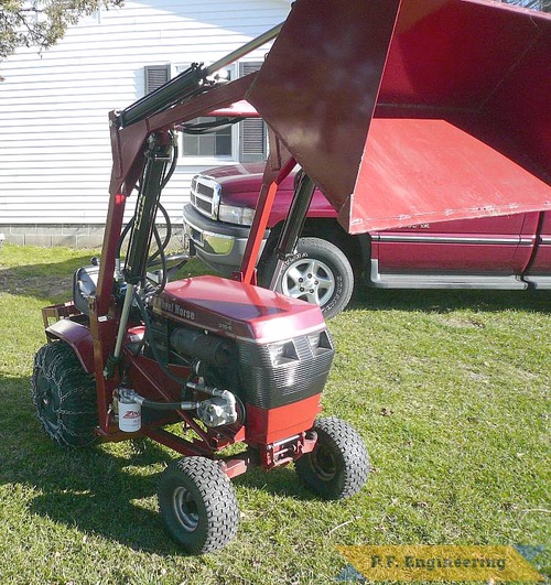 notice the side pump mount, this is common to the wheel horse and older sears tractors | Wheel Horse 310-8 garden tractor loader_1