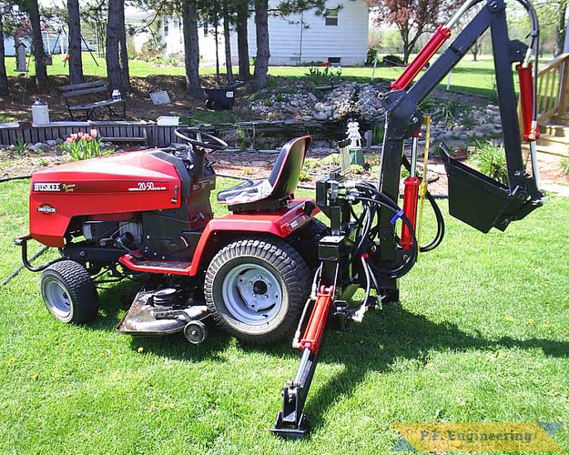 Tom C. from Tecumseh, MI built this Micro Hoe for his Huskee 20-50 garden tractor | Huskee 20-50 garden tractor Micro Hoe_2