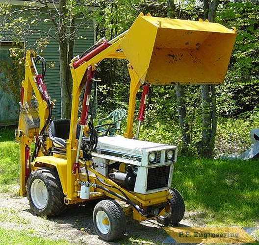 The stabilizers retract to a fully vertical position.
front end loader has 50 degree bucket roll down angle. | pic5_1