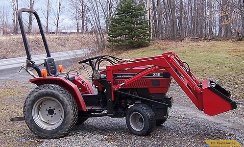 Case International 235 compact tractor loader_1