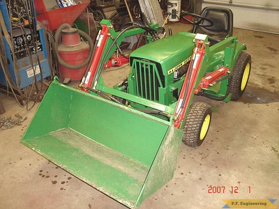 John Deere Garden Tractor Loader_1
