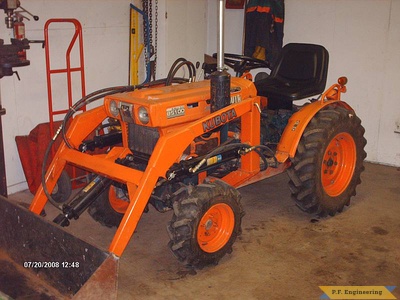 Kubota B5100 compact tractor loader_1