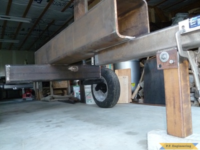log splitter under view of main trunk  from front